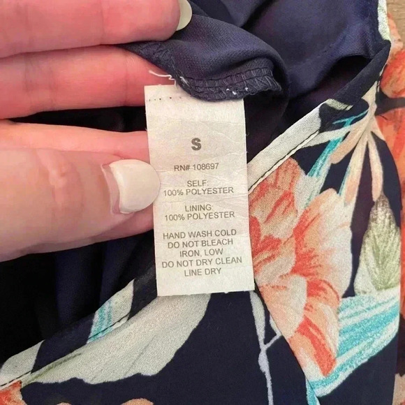 High Waisted Floral Shorts Size Small - Picture 6 of 7